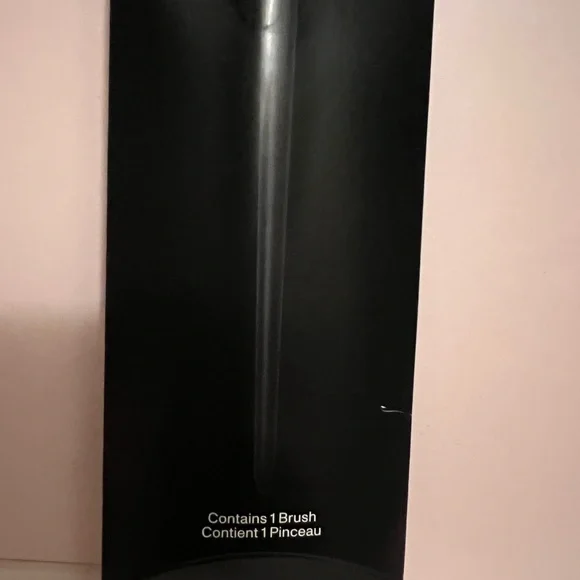 Morphe Black Flawless Finish Makeup Brush - Picture 4 of 4